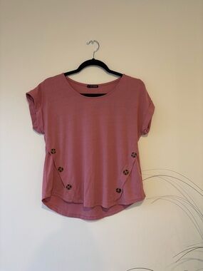 Gibson Relaxed Short Sleeve Tee in Dusty Rose with Button Detail